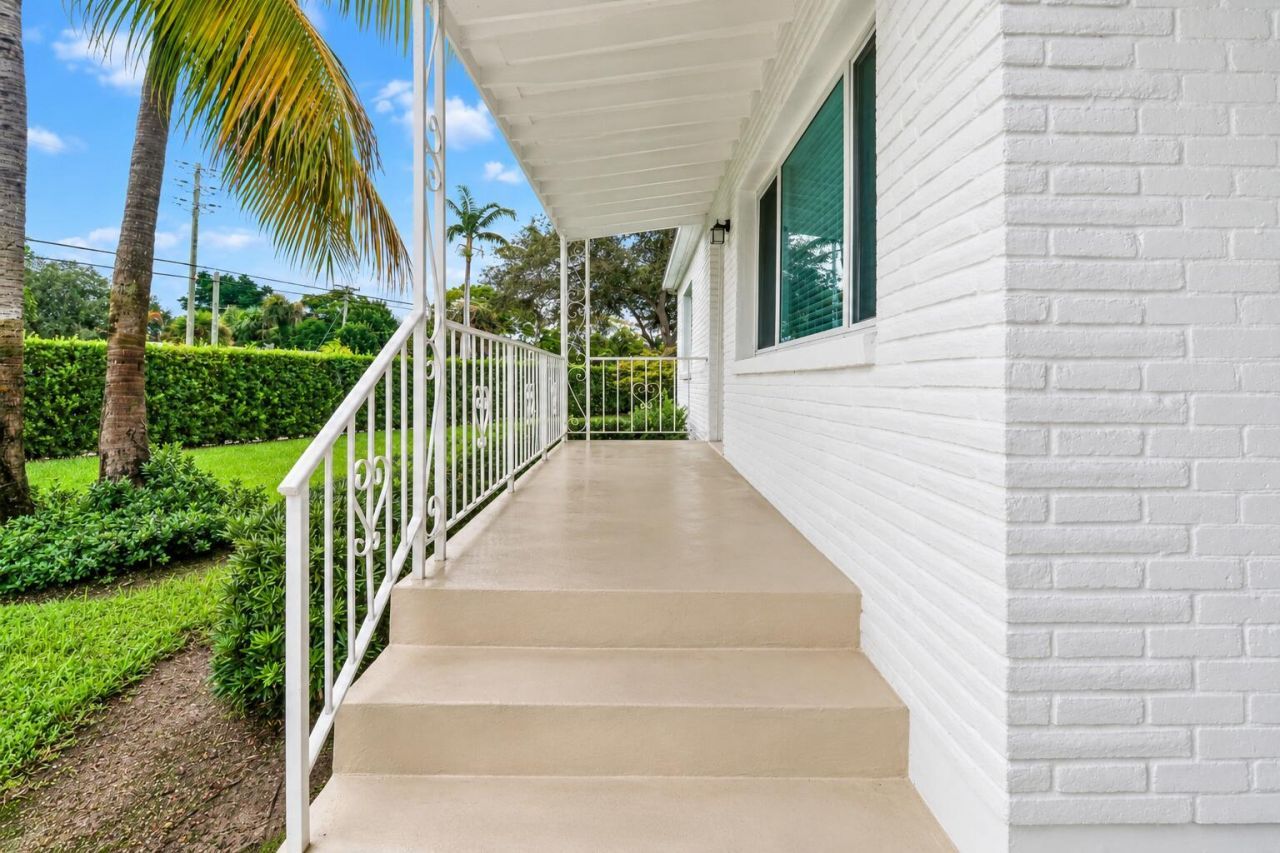2516 Lorraine Court, North Palm Beach, FL 33403 Photo