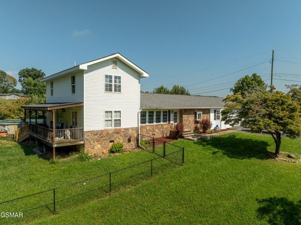 920 Oakwood Drive , Dandridge, TN 37725