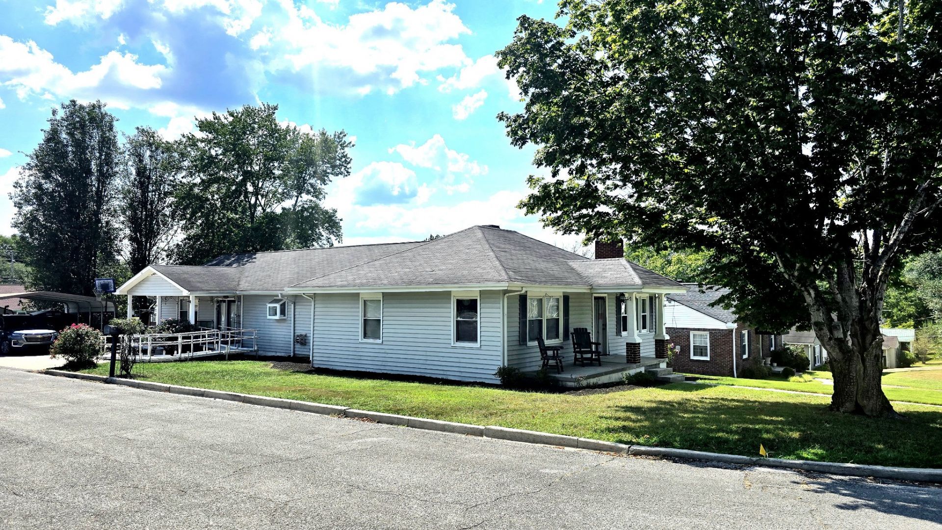 722 Jefferson Ave E, Carthage, TN 37030 Main Photo