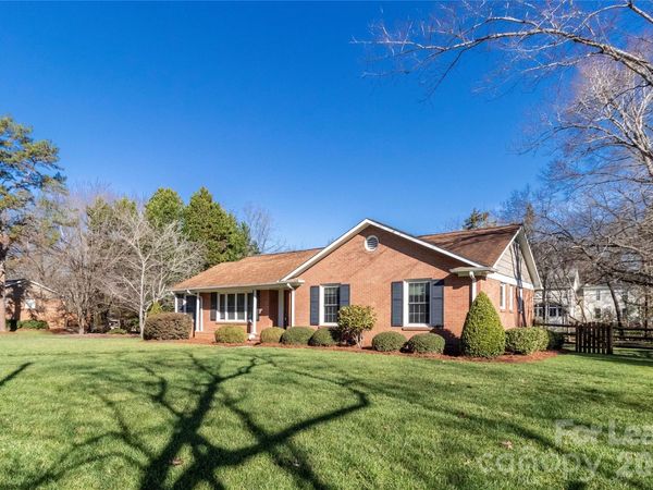 6618 Castlegate Drive , Charlotte, NC 28226
