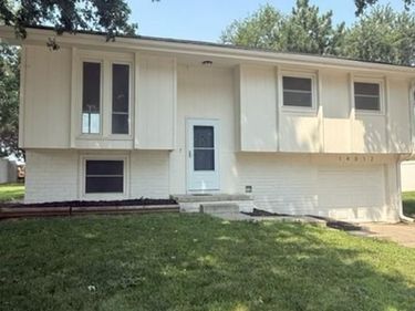 14012 Barretts Drive, Omaha, NE 68138