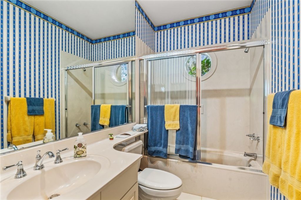 240 S Peppertree Drive, Vero Beach, FL 32963 Photo