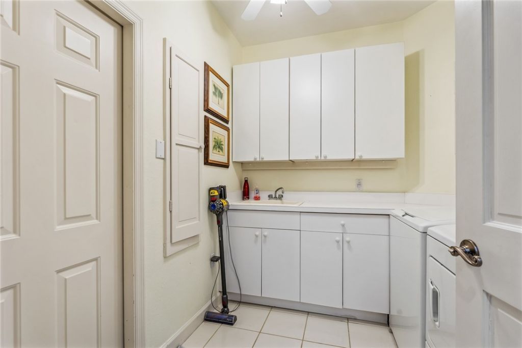240 S Peppertree Drive, Vero Beach, FL 32963 Photo