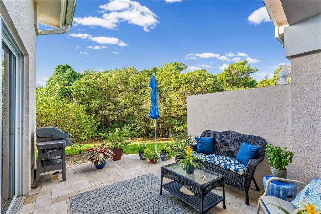 240 S Peppertree Drive, Vero Beach, FL 32963 Photo