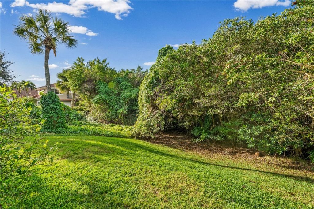 240 S Peppertree Drive, Vero Beach, FL 32963 Photo