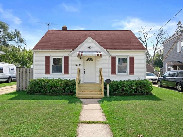 819 MULLET PLACE, Green Bay, WI 54304