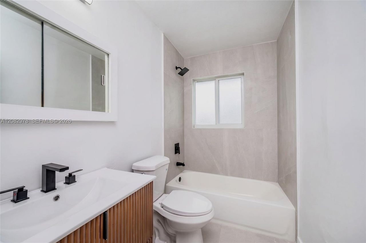 10441 SW 46th Ter , Miami, FL 33165 Photo