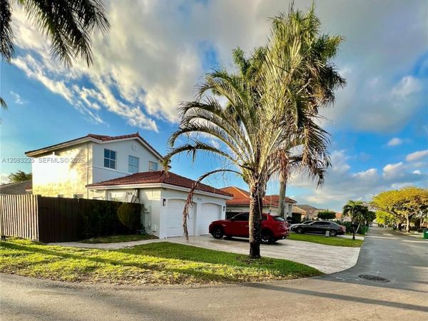 8224 SW 163rd Ct, Miami, FL 33193