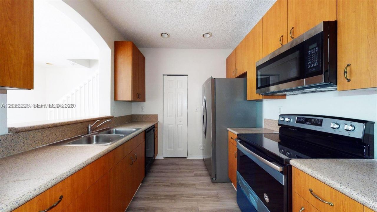 1040 NE 42nd Pl , Homestead, FL 33033 Photo