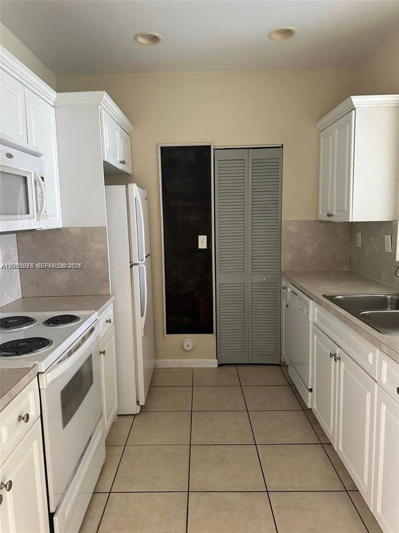 1040 NE 42nd Pl, Homestead, FL 33033 Photo
