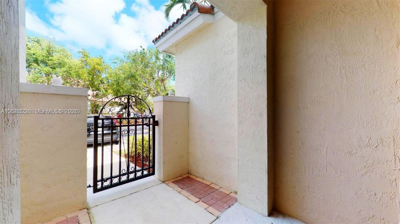 1040 NE 42nd Pl , Homestead, FL 33033 Photo