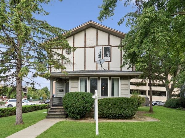 135 Aurora Avenue, Naperville, IL 60540