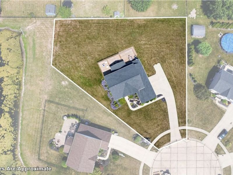 9328 Buttercup Court, North Ridgeville, OH 44039 Photo 5