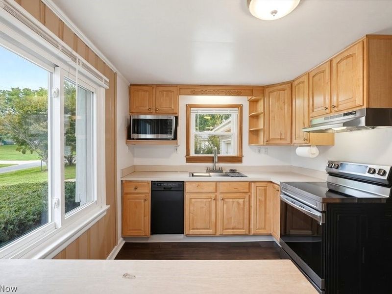 2195 Par Drive, Akron, OH 44312 Photo 17