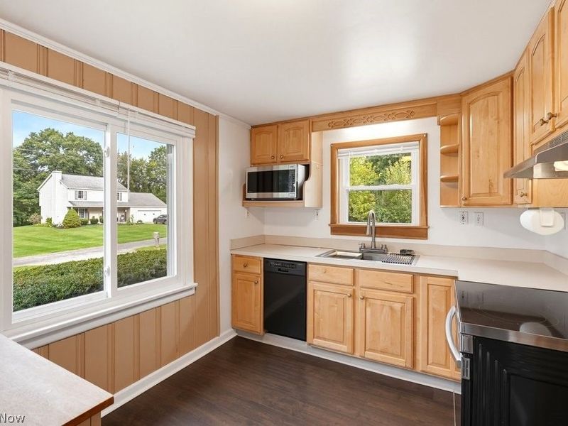 2195 Par Drive, Akron, OH 44312 Photo 18