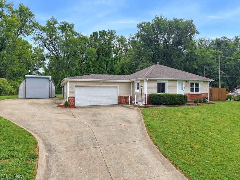 2195 Par Drive, Akron, OH 44312 Photo 2