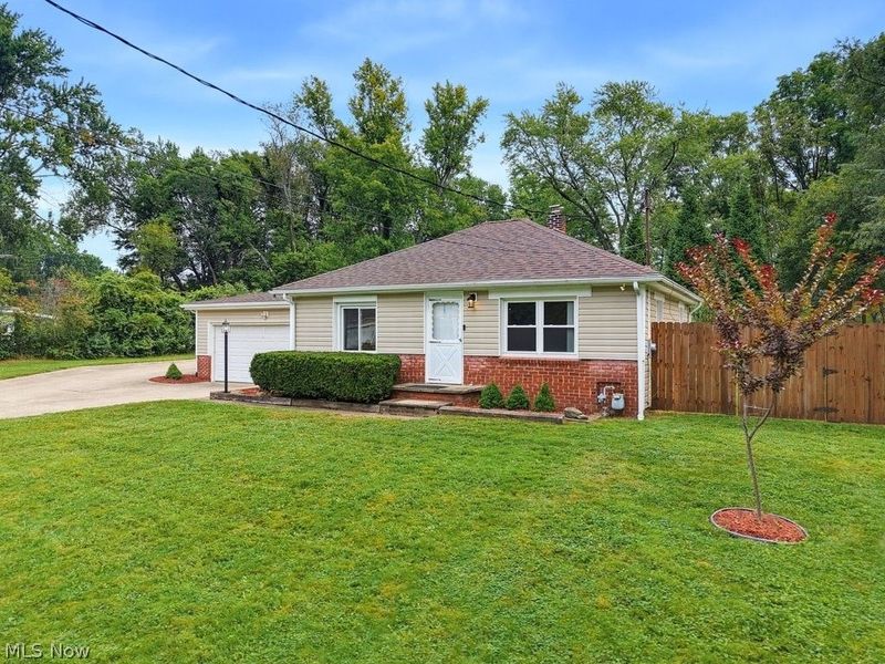 2195 Par Drive, Akron, OH 44312 Photo 3
