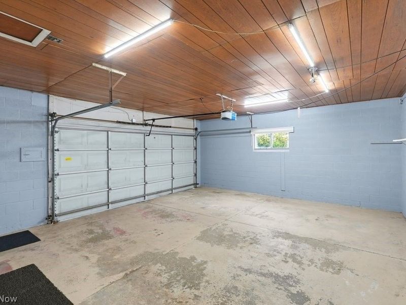 2195 Par Drive, Akron, OH 44312 Photo 37