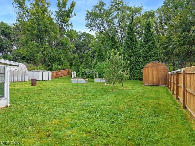 2195 Par Drive, Akron, OH 44312 Photo 4