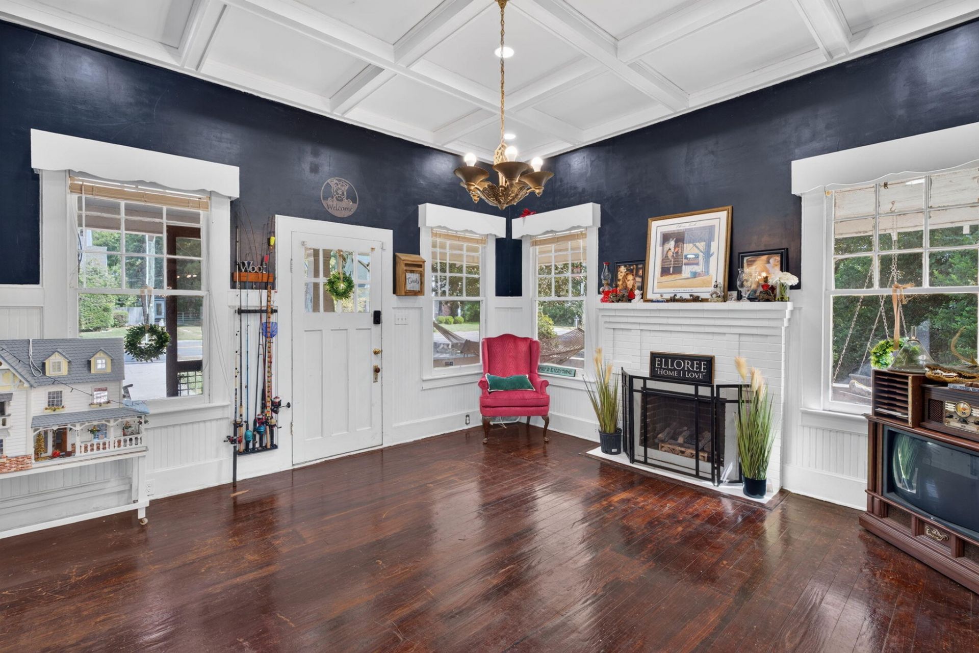 645 Hampton Street Photo 8
