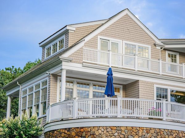 16 Cove Point Lane , Marstons Mills, MA 02648