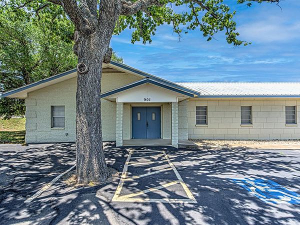 901 Lillian Dean RD, Buchanan Dam, TX 78609