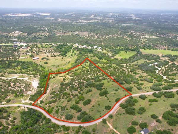 831 Hidden Creek DR, Dripping Springs, TX 78620