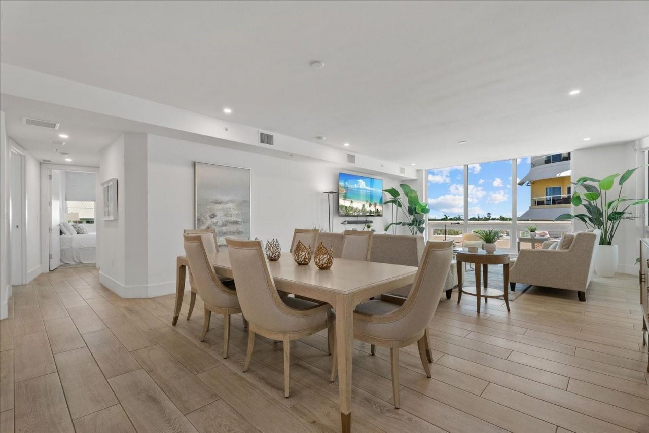 1035 Seaside Drive, Unit 502, Sarasota, FL 34242 Photo