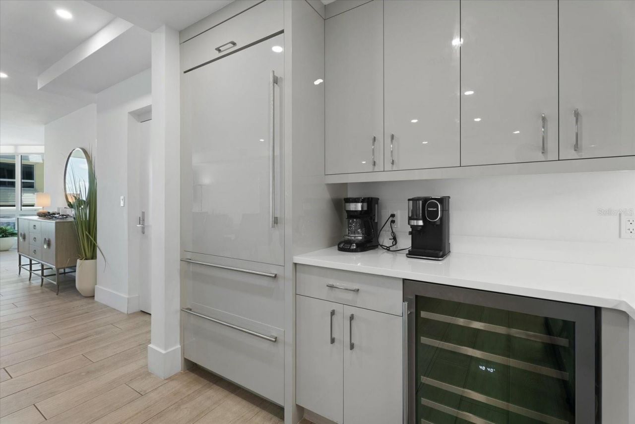 1035 Seaside Drive, Unit 502, Sarasota, FL 34242 Photo