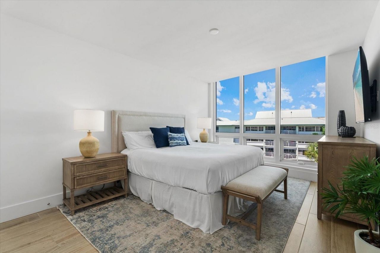 1035 Seaside Drive, Unit 502, Sarasota, FL 34242 Photo