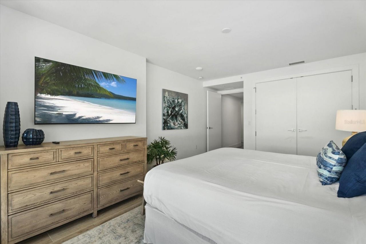 1035 Seaside Drive, Unit 502, Sarasota, FL 34242 Photo