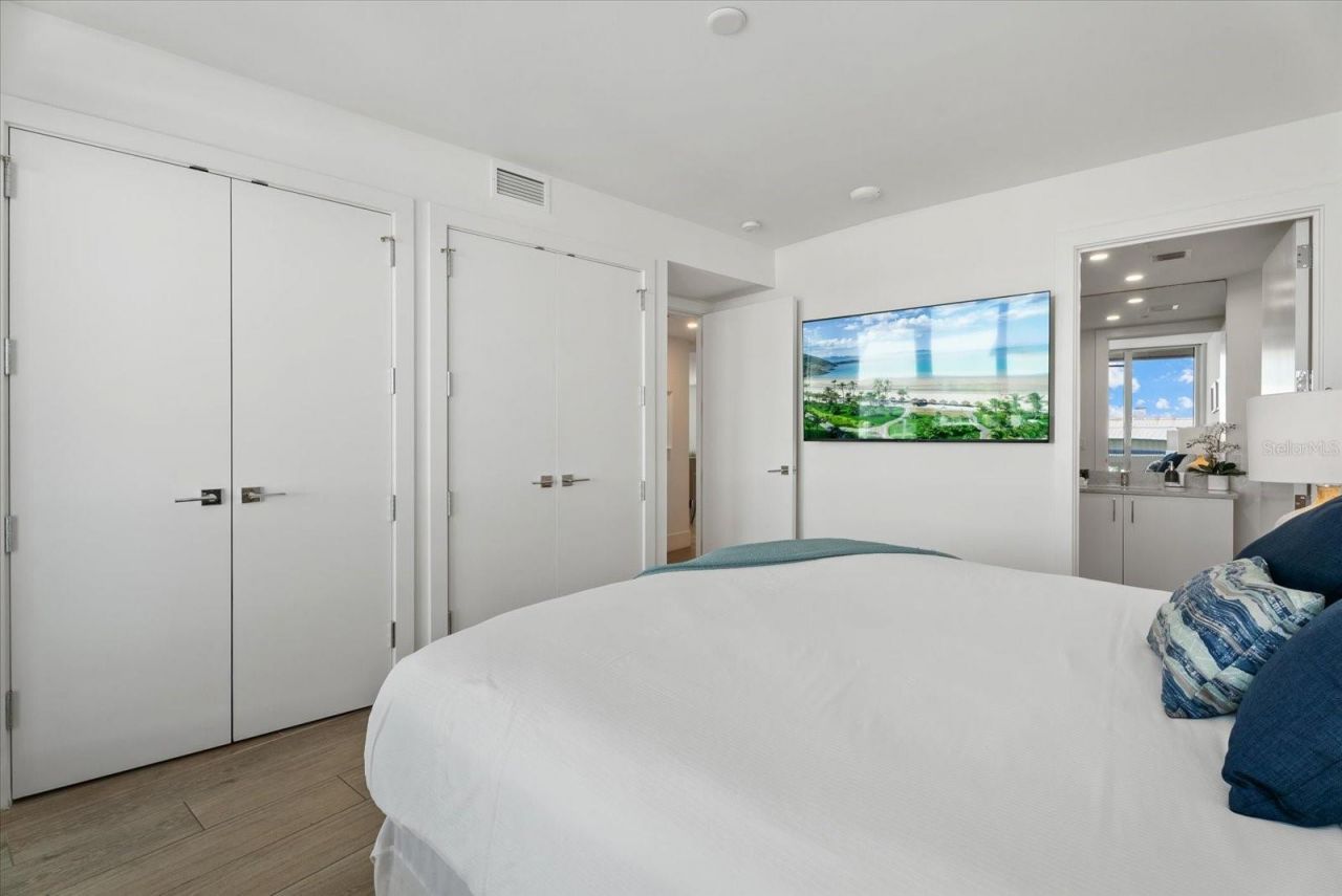 1035 Seaside Drive, Unit 502, Sarasota, FL 34242 Photo