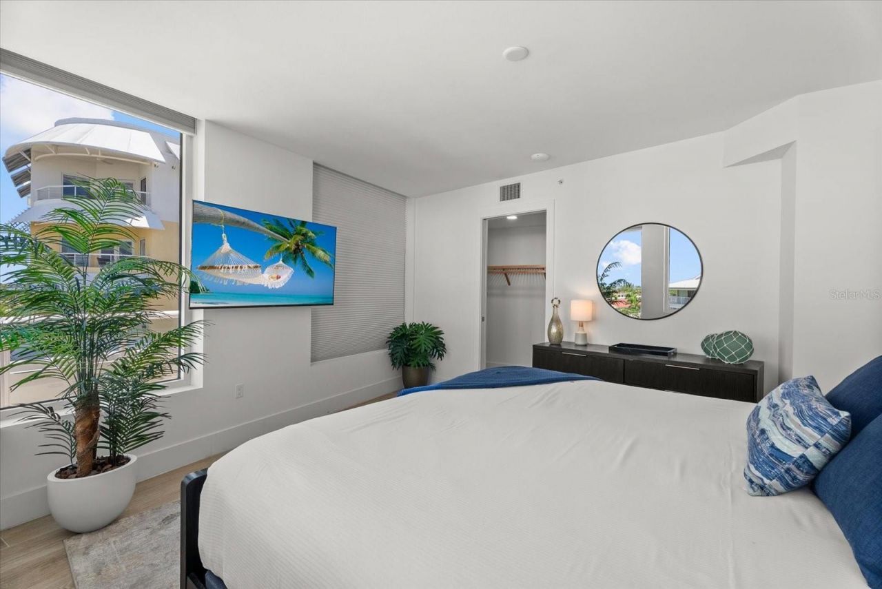 1035 Seaside Drive, Unit 502, Sarasota, FL 34242 Photo
