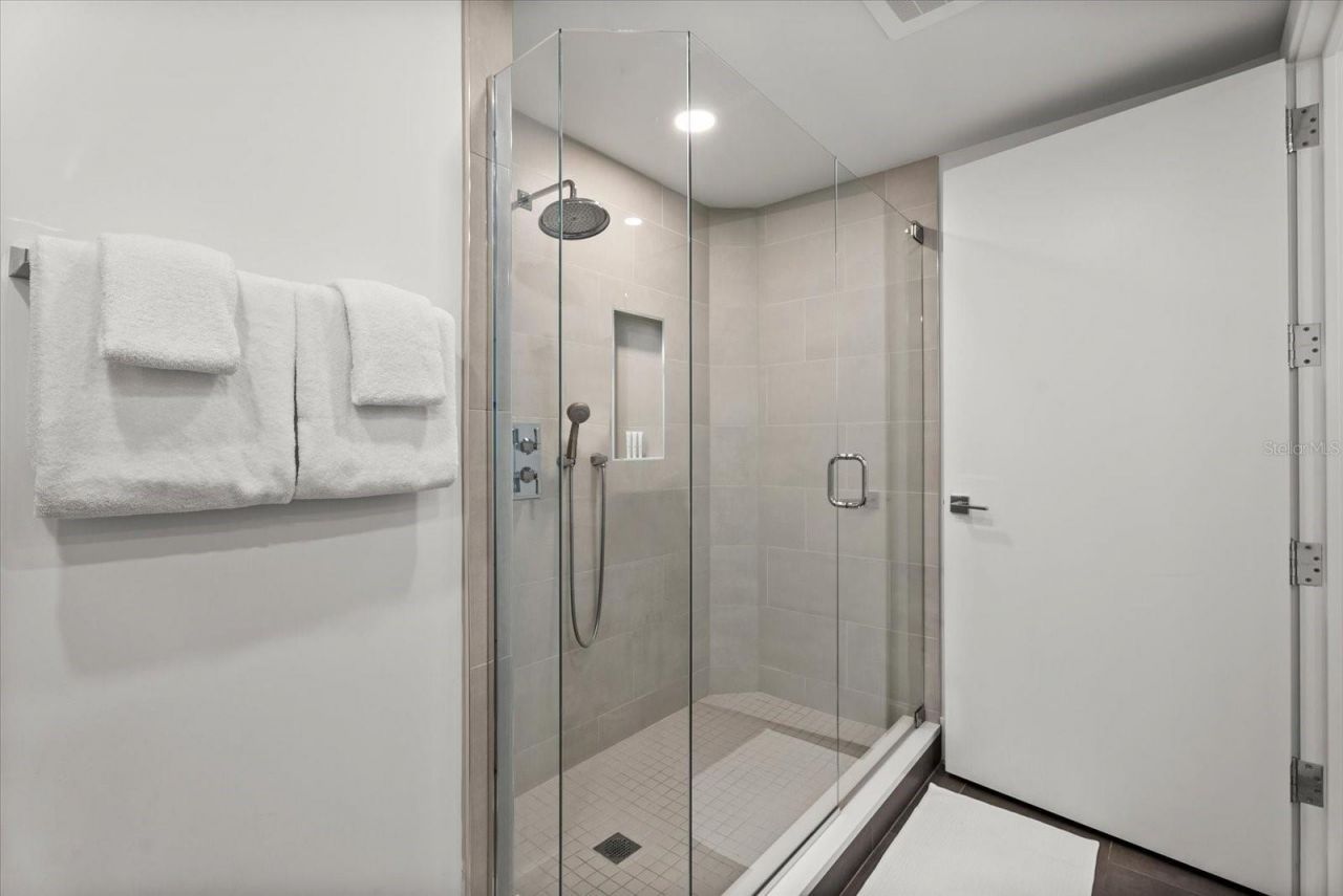 1035 Seaside Drive, Unit 502, Sarasota, FL 34242 Photo