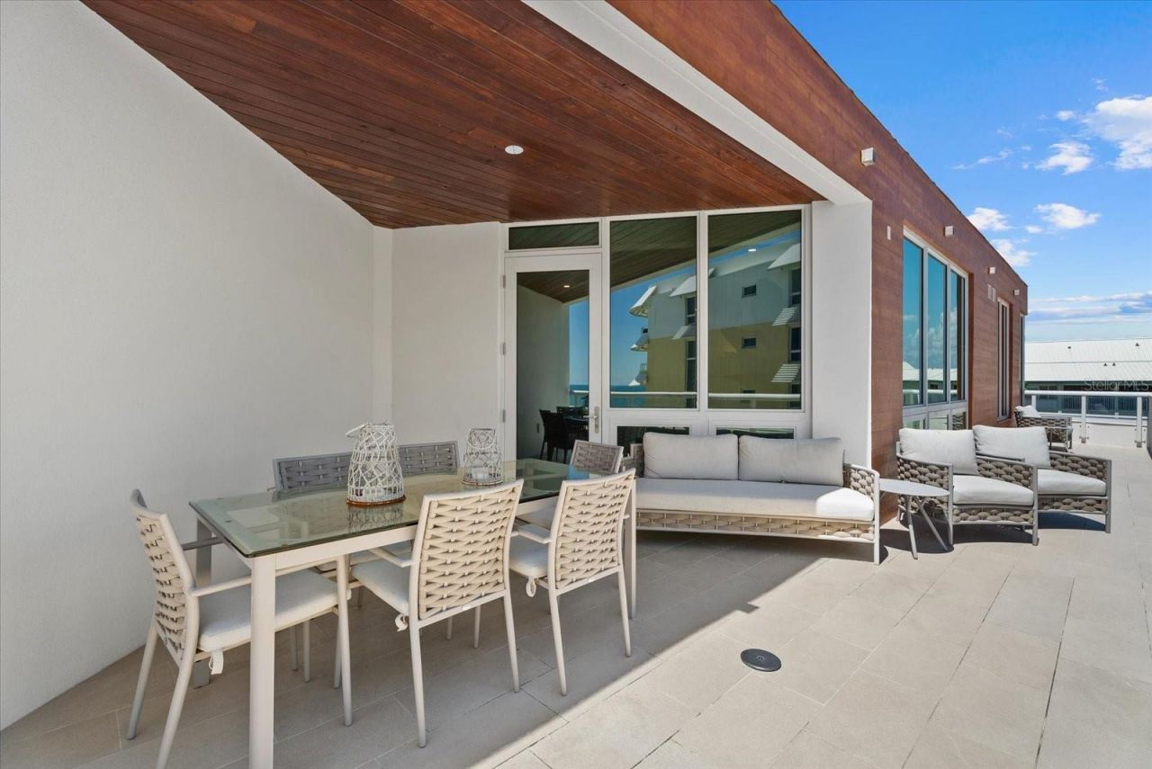 1035 Seaside Drive, Unit 502, Sarasota, FL 34242 Photo