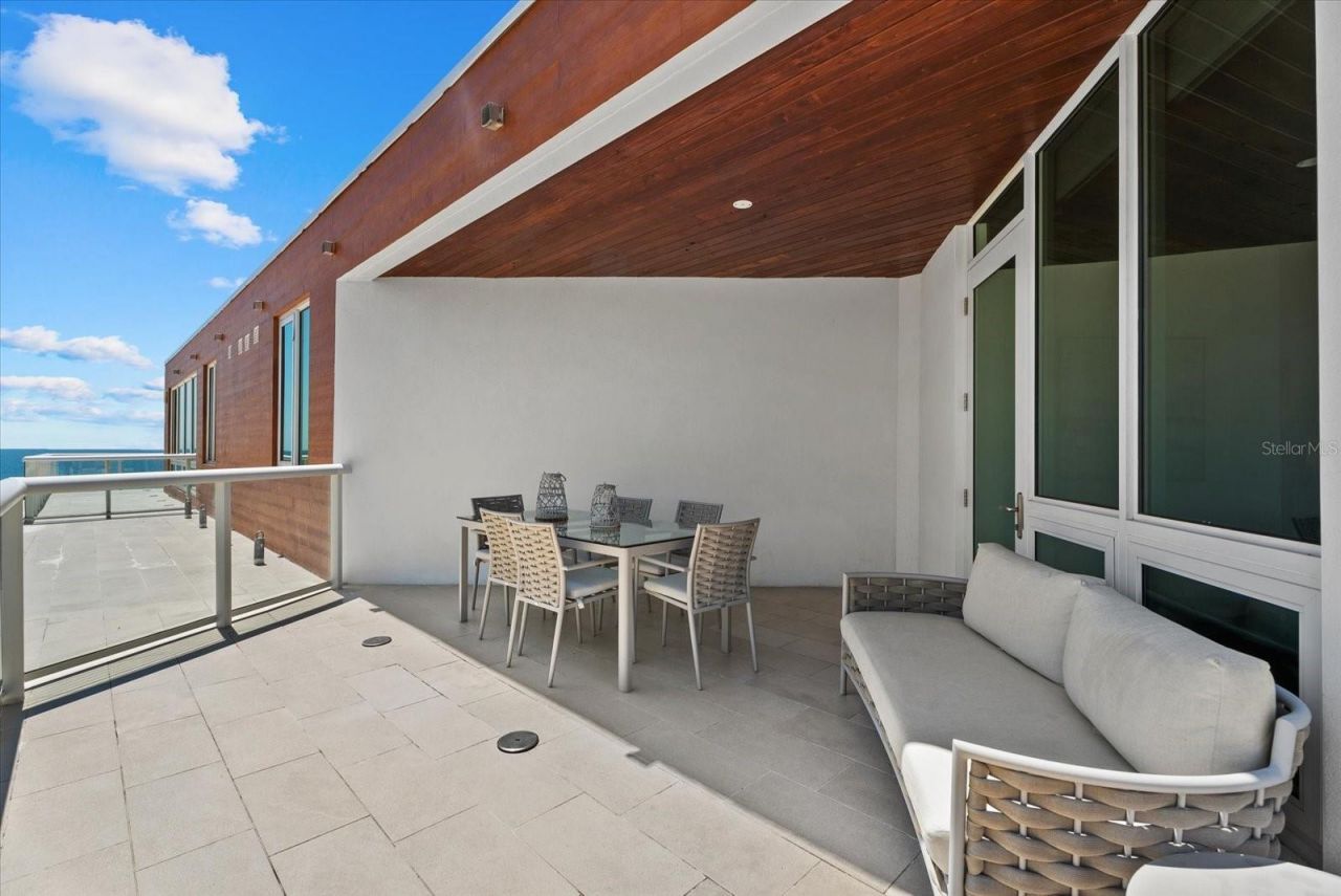 1035 Seaside Drive, Unit 502, Sarasota, FL 34242 Photo