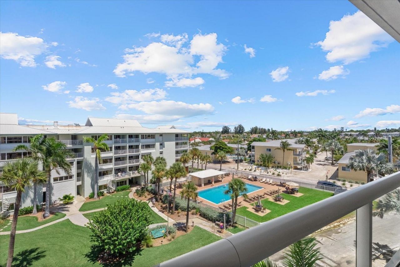 1035 Seaside Drive, Unit 502, Sarasota, FL 34242 Photo