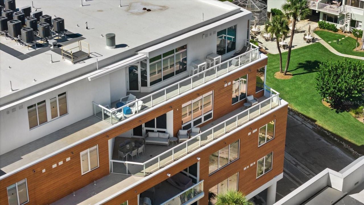 1035 Seaside Drive, Unit 502, Sarasota, FL 34242 Photo