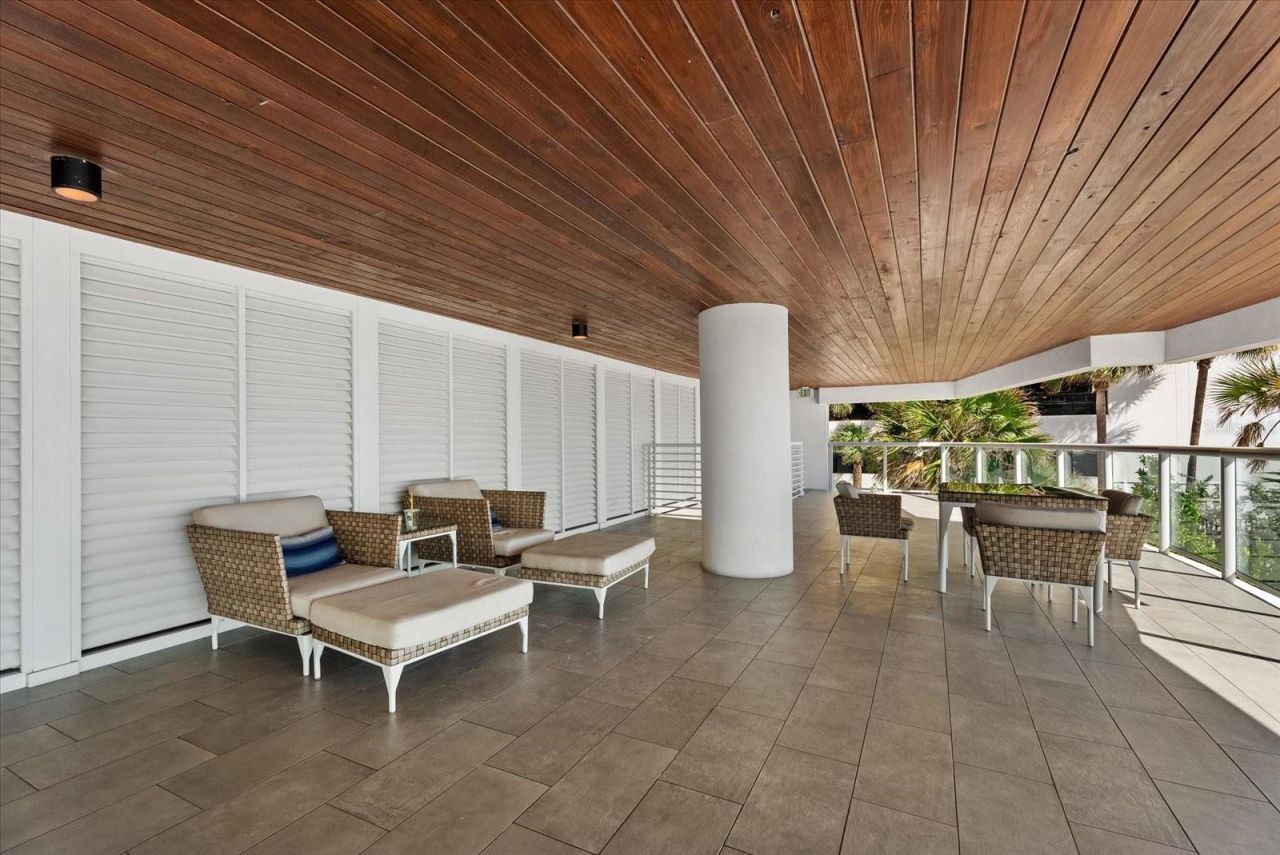 1035 Seaside Drive, Unit 502, Sarasota, FL 34242 Photo