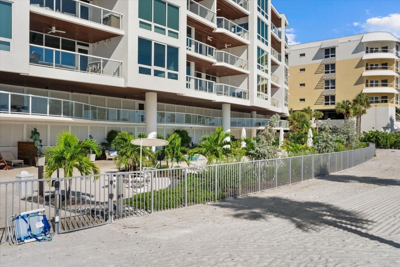 1035 Seaside Drive, Unit 502, Sarasota, FL 34242 Photo
