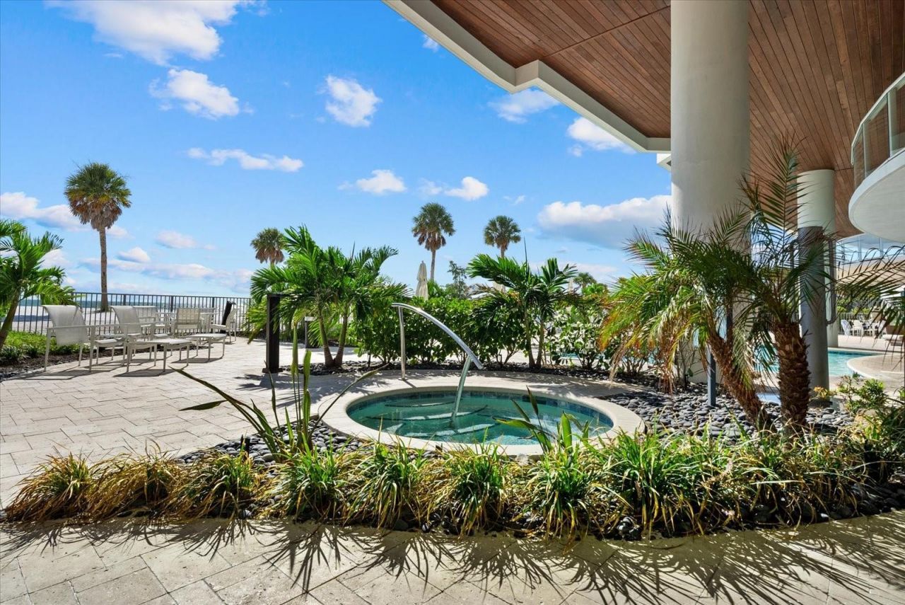 1035 Seaside Drive, Unit 502, Sarasota, FL 34242 Photo