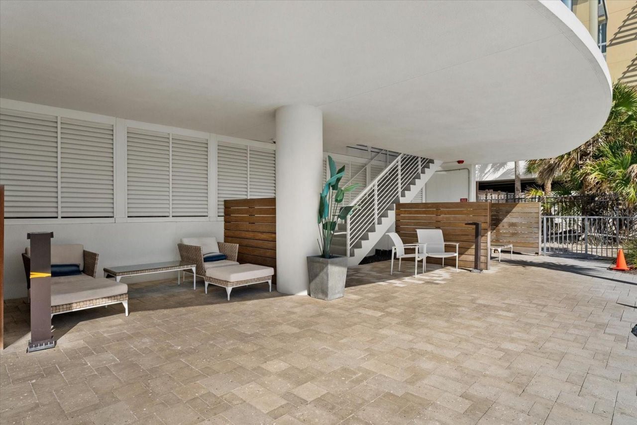 1035 Seaside Drive, Unit 502, Sarasota, FL 34242 Photo