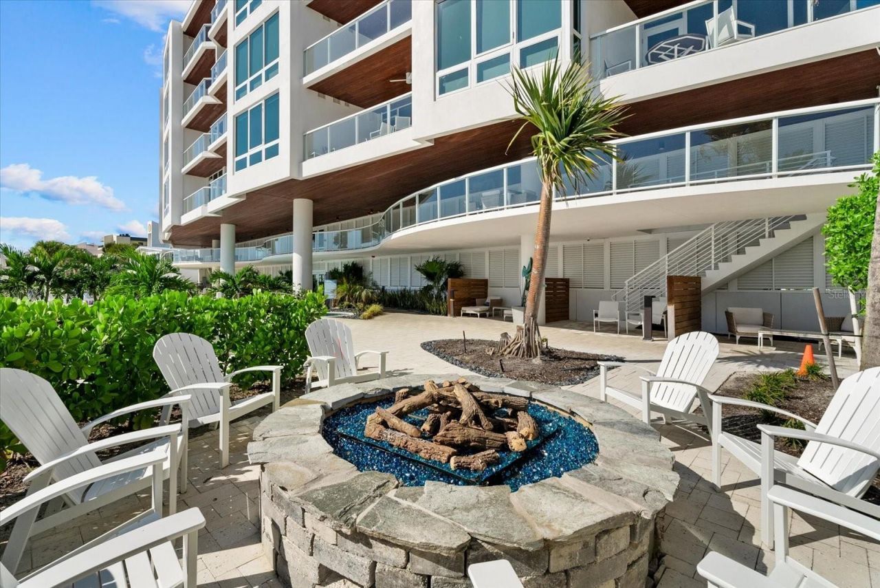 1035 Seaside Drive, Unit 502, Sarasota, FL 34242 Photo