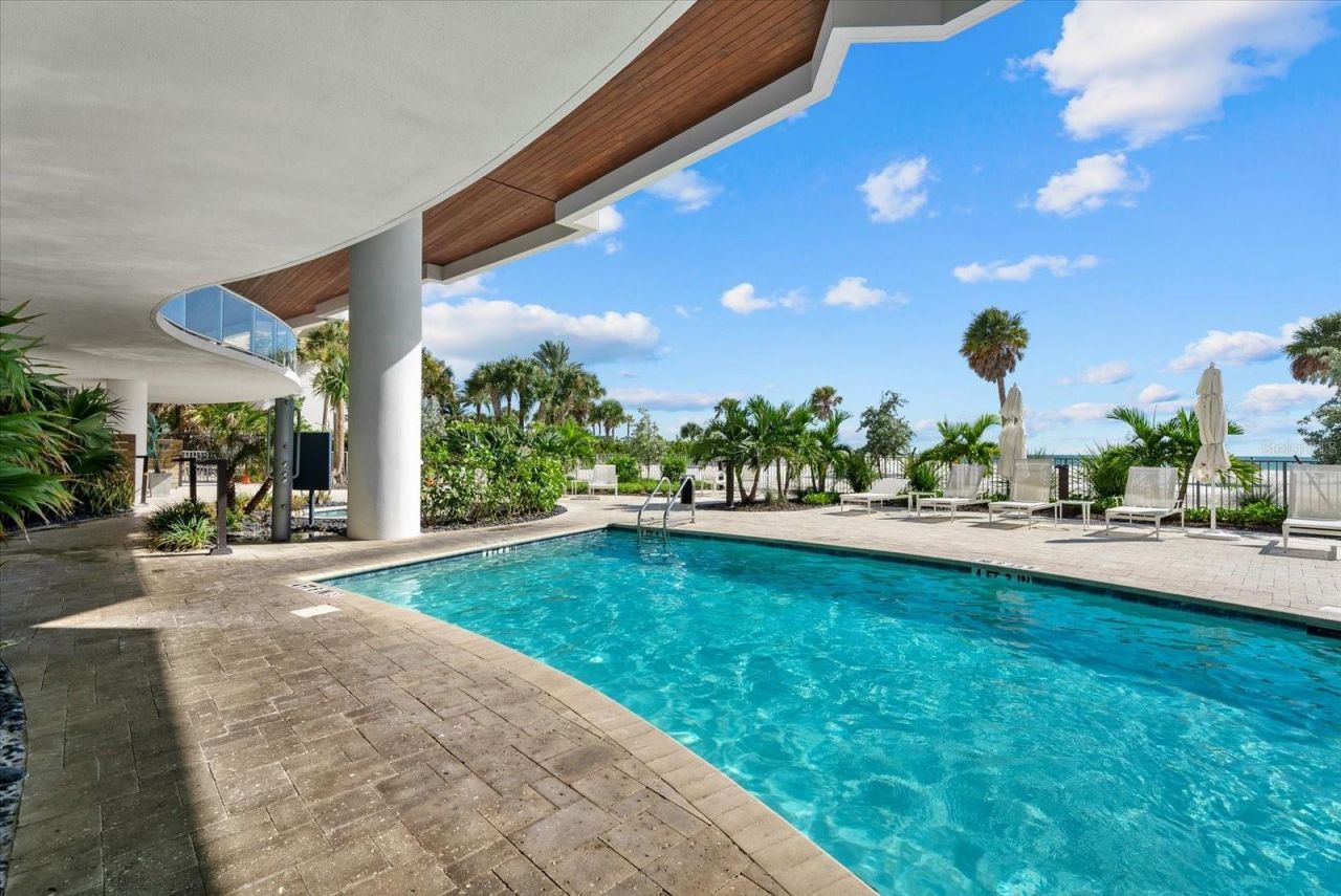 1035 Seaside Drive, Unit 502, Sarasota, FL 34242 Photo