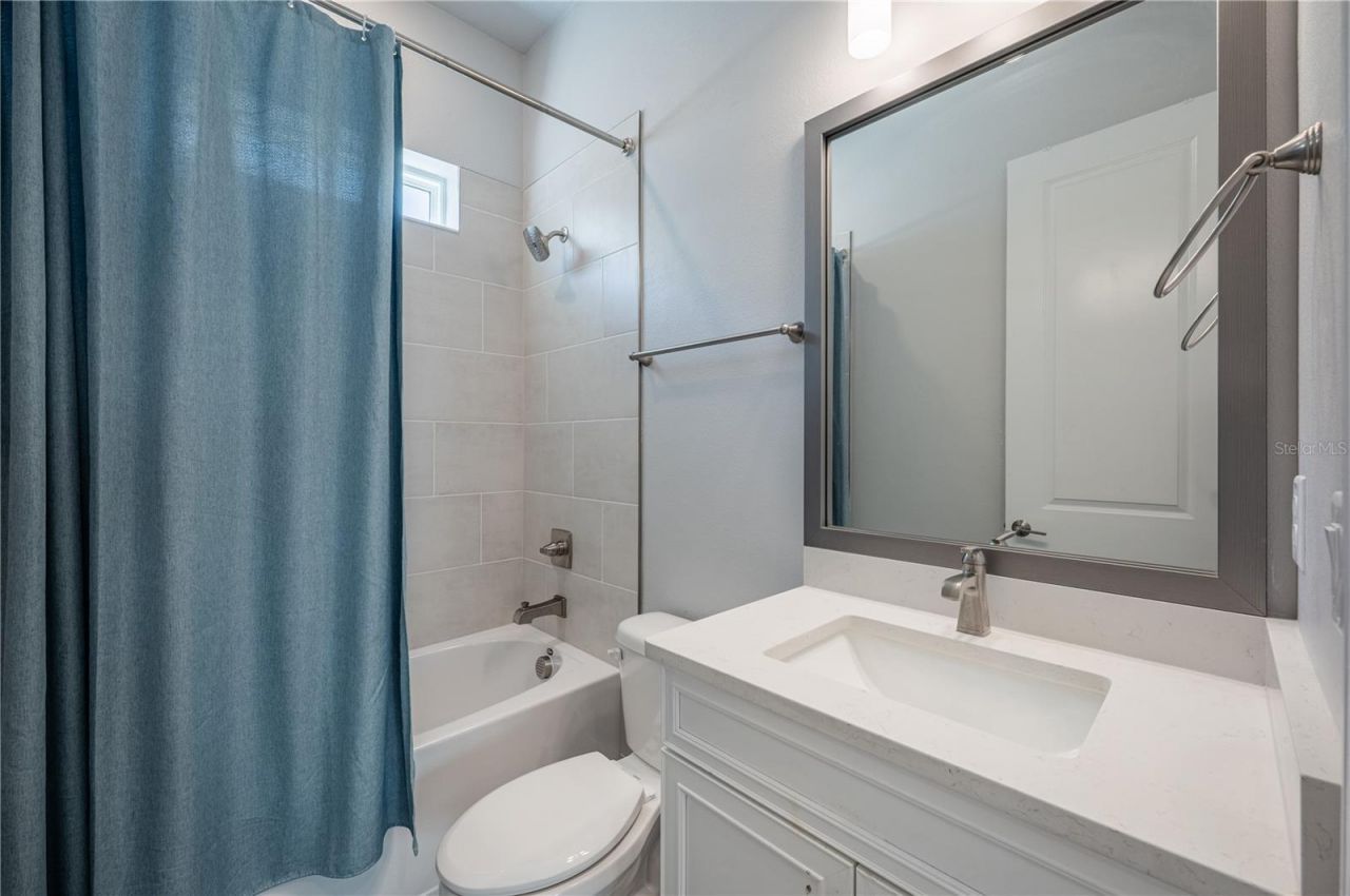2400 Ezzell Court, Sarasota, FL 34237 Photo