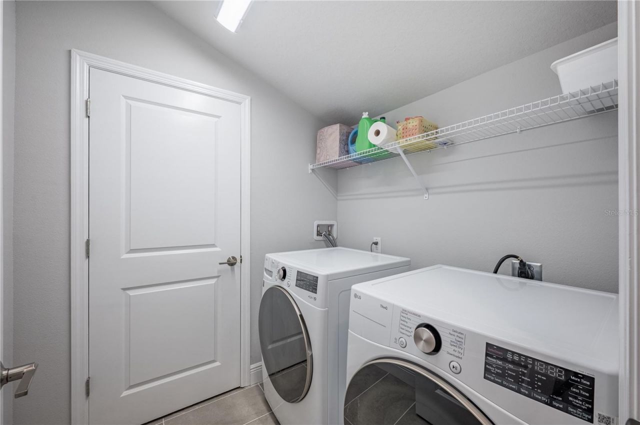 2400 Ezzell Court, Sarasota, FL 34237 Photo