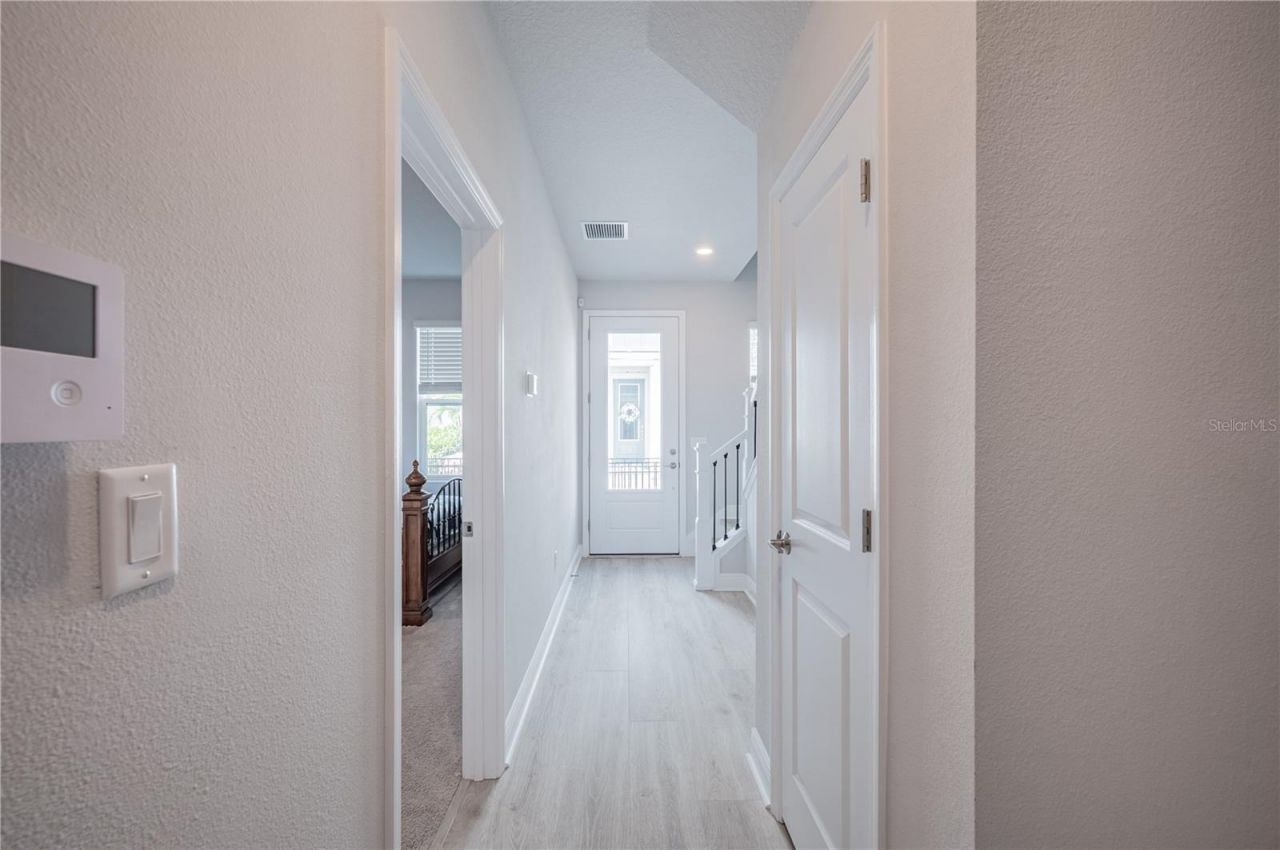 2400 Ezzell Court, Sarasota, FL 34237 Photo