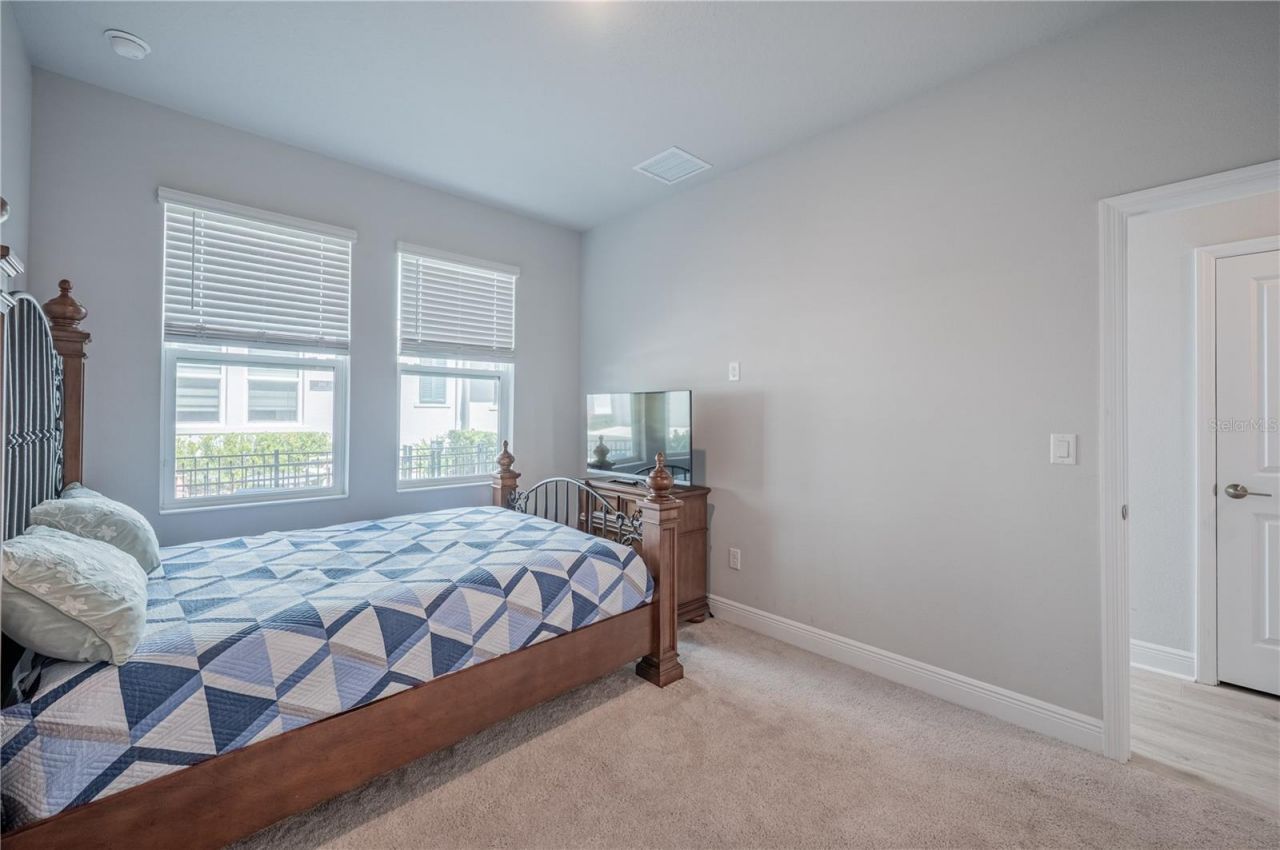 2400 Ezzell Court, Sarasota, FL 34237 Photo