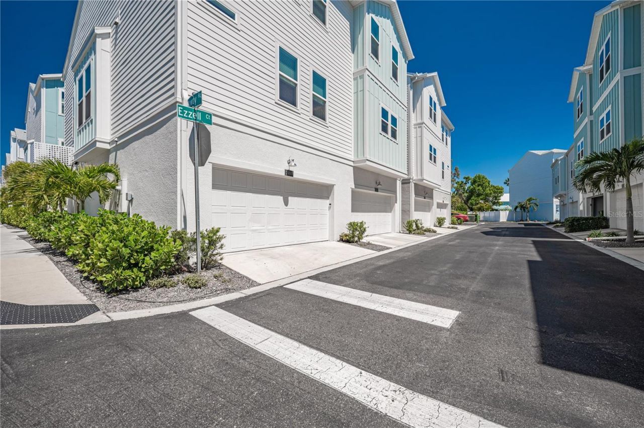 2400 Ezzell Court, Sarasota, FL 34237 Photo