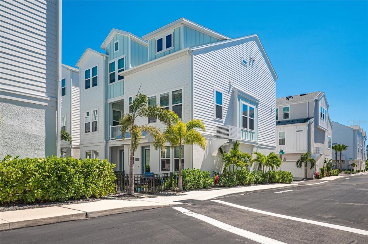 2400 Ezzell Court, Sarasota, FL 34237 Photo